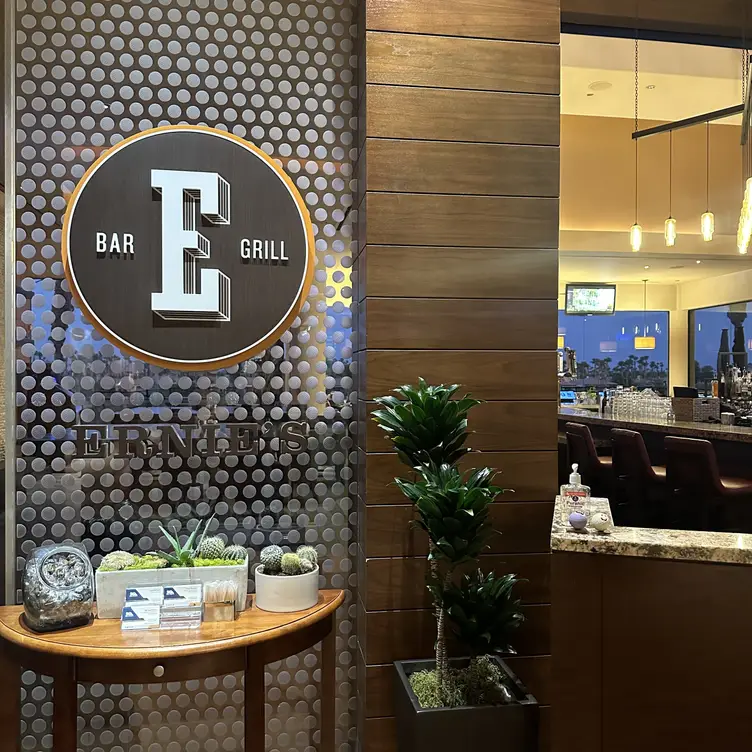 Ernie’s Bar and Grill at PGA West